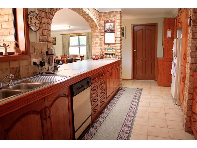 104 Dalkeith Avenue, Wagga Wagga NSW 2650