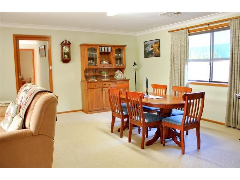 104 Dalkeith Avenue, Wagga Wagga NSW 2650