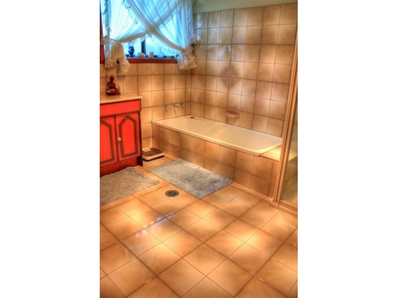 104 Dalkeith Avenue, Wagga Wagga NSW 2650