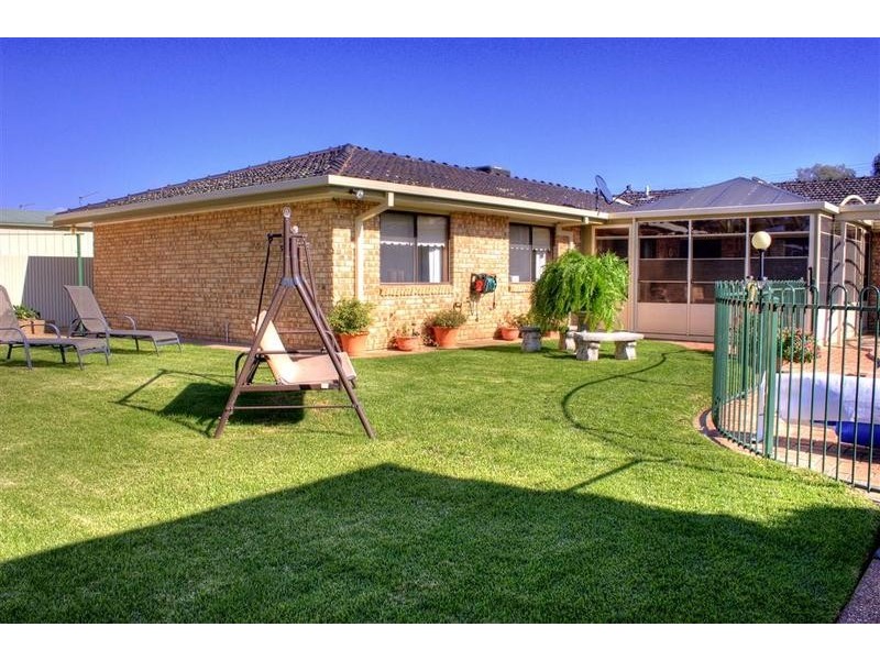 104 Dalkeith Avenue, Wagga Wagga NSW 2650