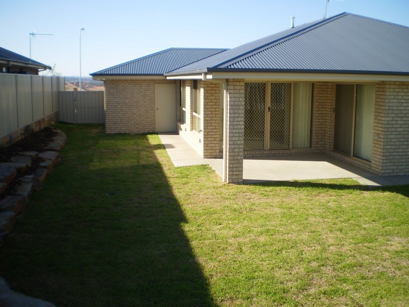 24 Franklin Drive, Estella NSW 2650