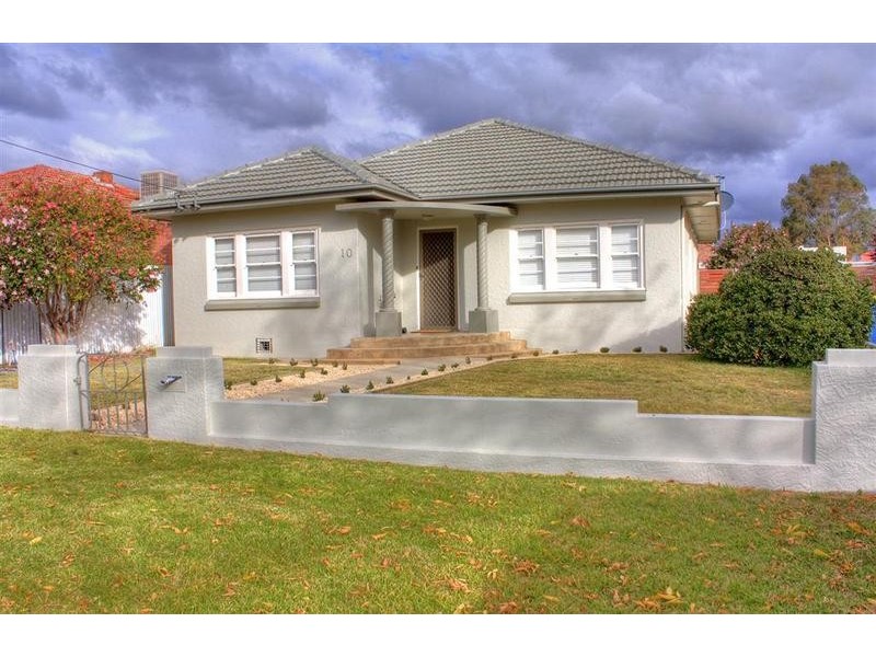 10 Sullivan Avenue, Wagga Wagga NSW 2650