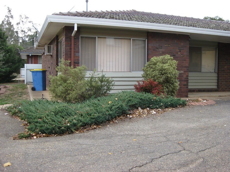 1/10 Higgins Avenue, Wagga Wagga NSW 2650