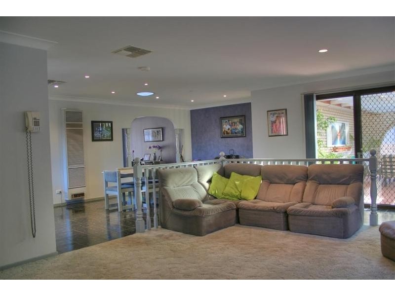 24 Amaroo Street, Kooringal NSW 2650