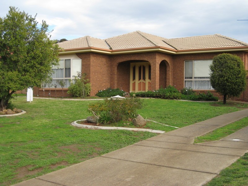 3 Corella Place, Estella NSW 2650