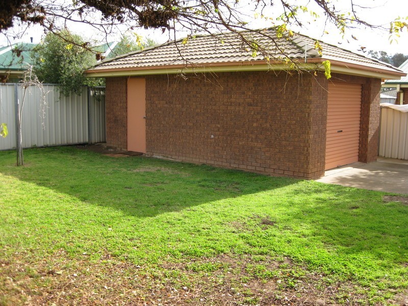 3 Corella Place, Estella NSW 2650