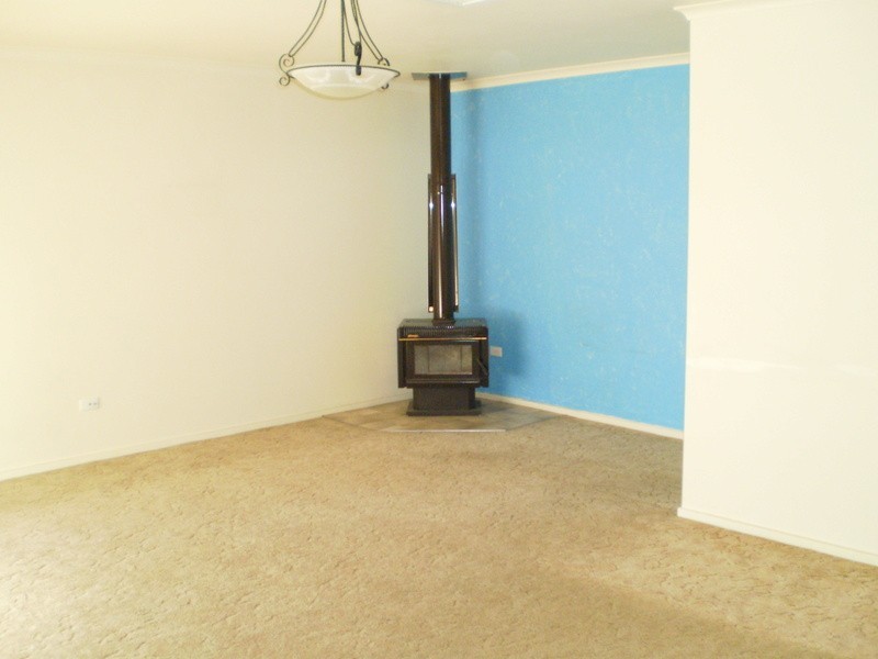 31 Grevillea Crescent, Lake Albert NSW 2650