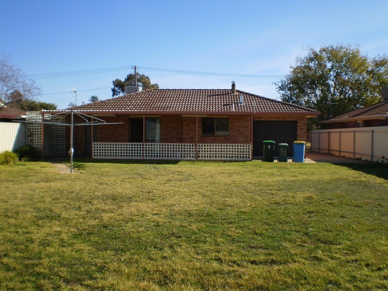 31 Grevillea Crescent, Lake Albert NSW 2650