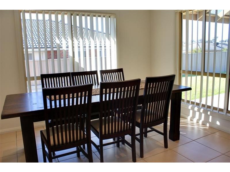 14 Bedervale Street, Bourkelands NSW 2650