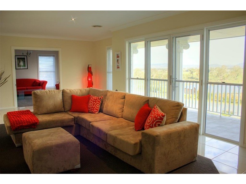 9 Wisteria Place, Springvale NSW 2650