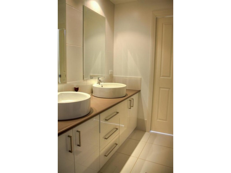 9 Wisteria Place, Springvale NSW 2650