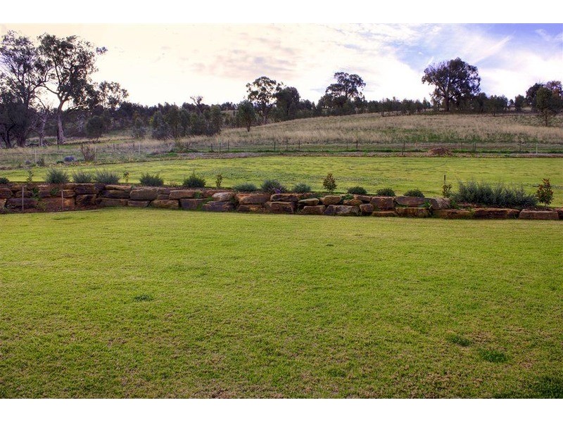 9 Wisteria Place, Springvale NSW 2650