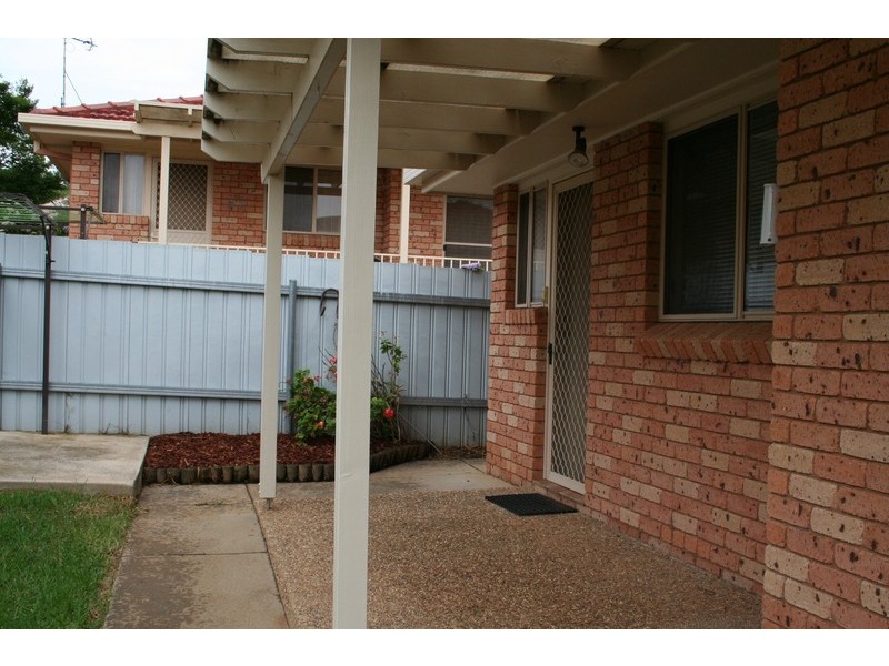 6 Tubbo Place, Bourkelands NSW 2650