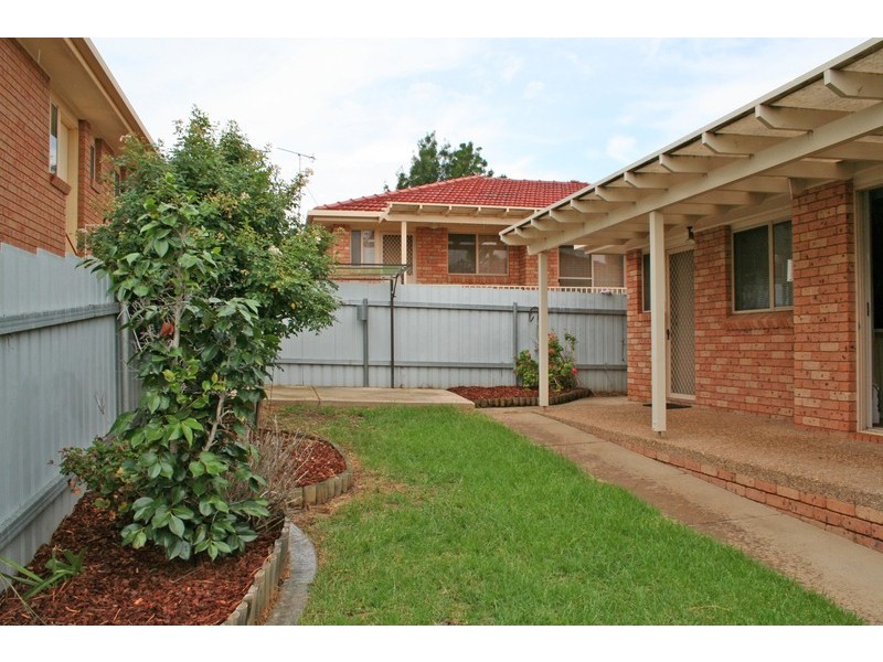 6 Tubbo Place, Bourkelands NSW 2650