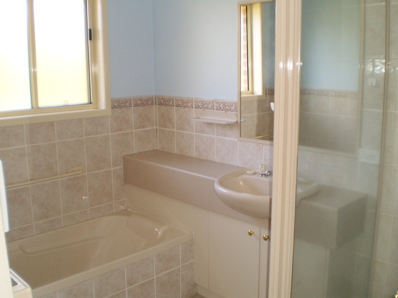 1/1 Gidgee Place, Glenfield Park NSW 2650