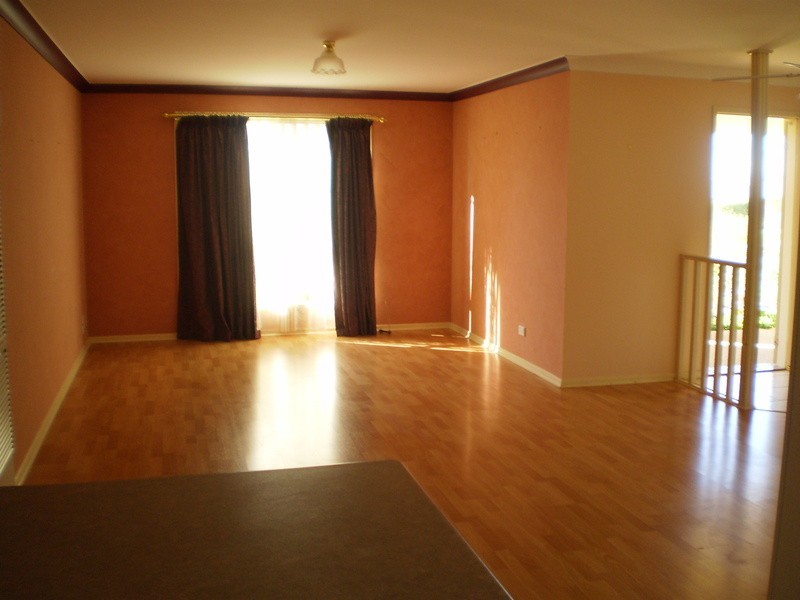 1/1 Gidgee Place, Glenfield Park NSW 2650