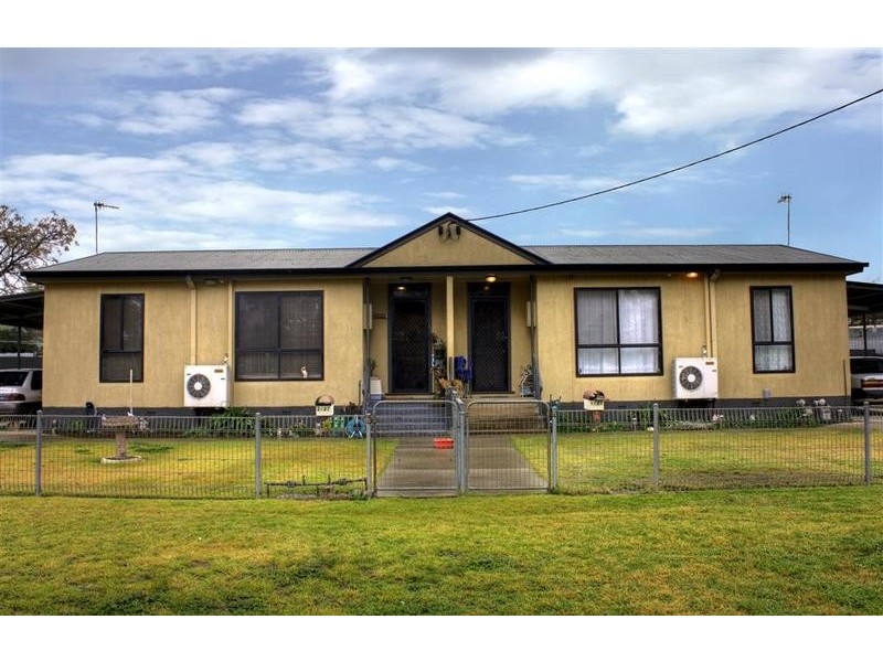 1 & 2/27 Railway Parade, Junee NSW 2663