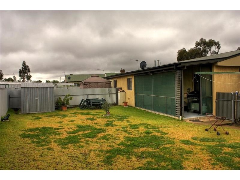 1 & 2/27 Railway Parade, Junee NSW 2663