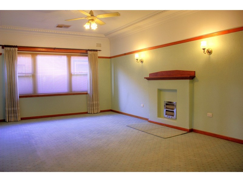 10 Meurant Avenue, Wagga Wagga NSW 2650