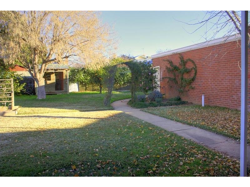10 Meurant Avenue, Wagga Wagga NSW 2650