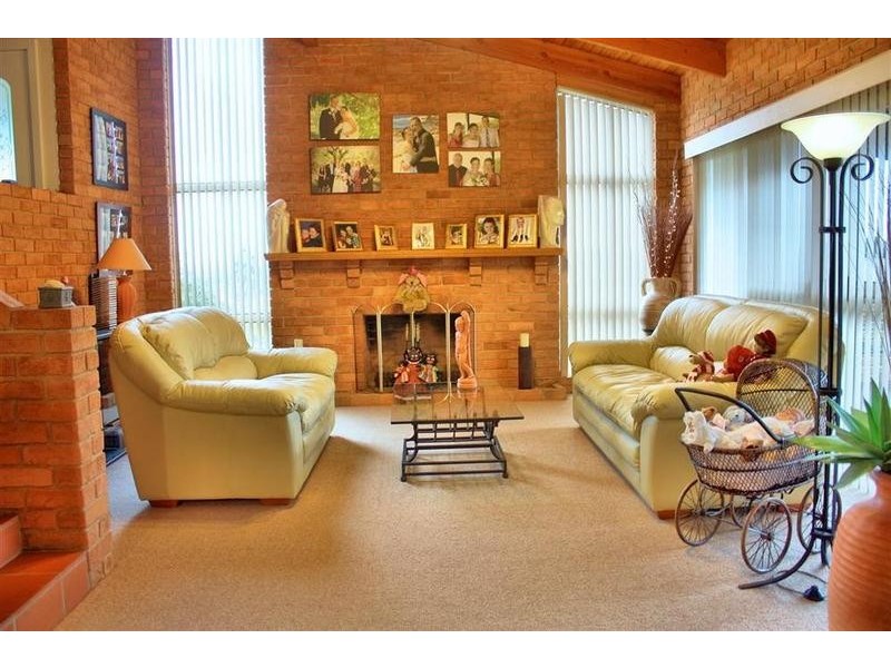 8 Banool Place, Kooringal NSW 2650