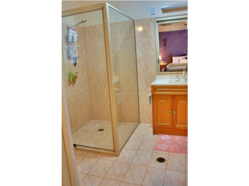 8 Banool Place, Kooringal NSW 2650