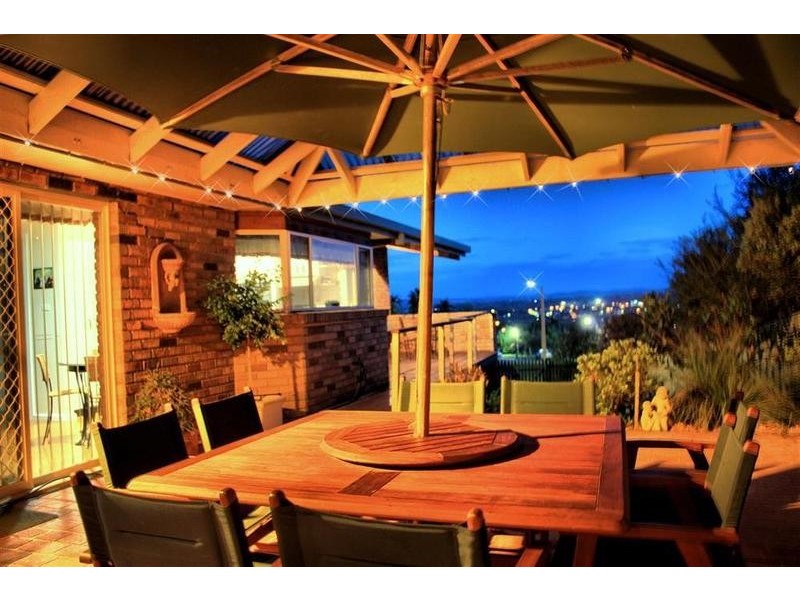 8 Banool Place, Kooringal NSW 2650