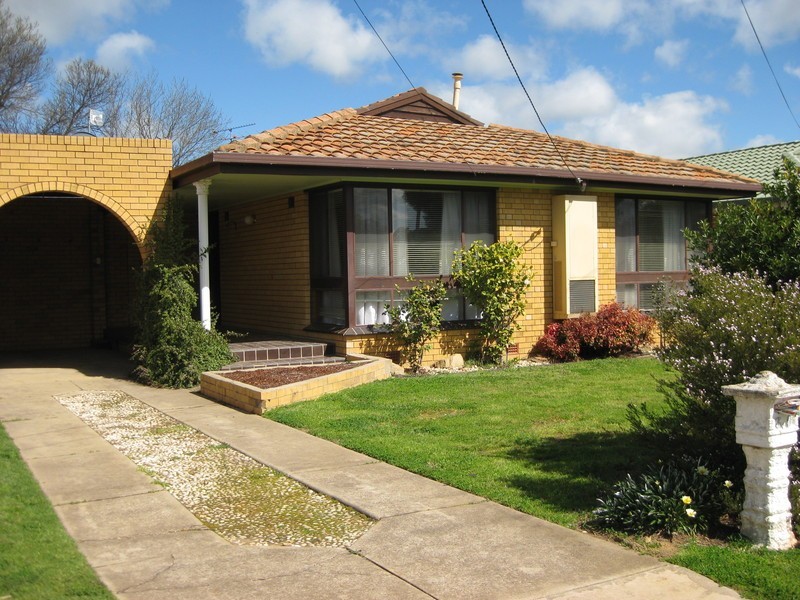 30 Geneva Crescent, Lake Albert NSW 2650