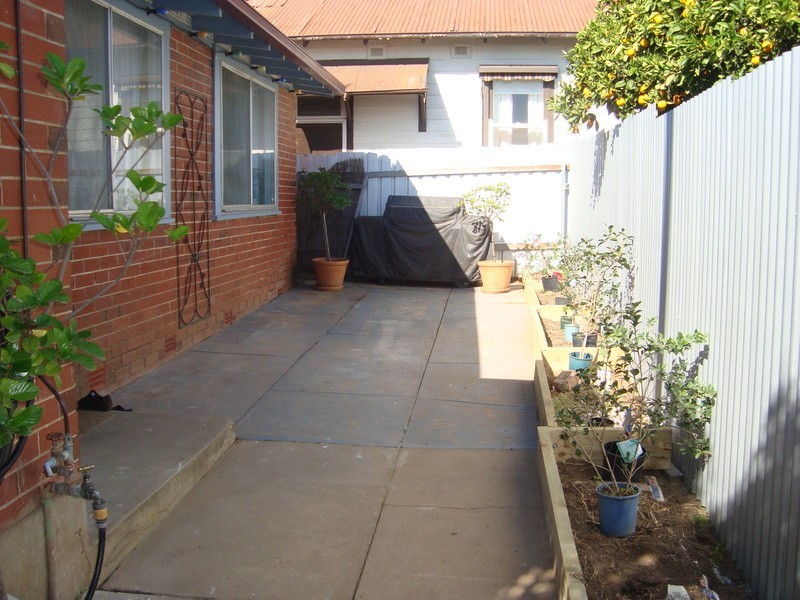 42 Garland Street, Wagga Wagga NSW 2650