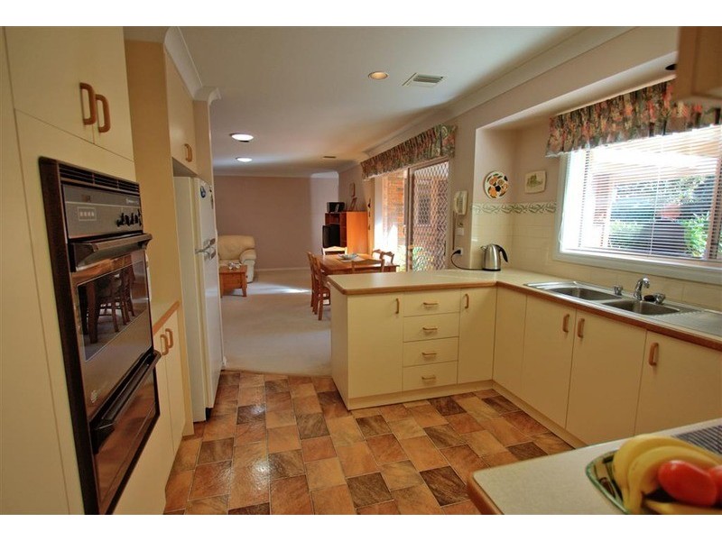 86 Amaroo Street, Wagga Wagga NSW 2650