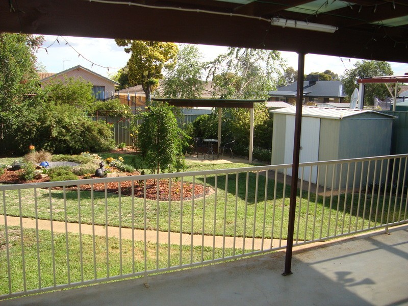 6 Carmody Street, Kooringal NSW 2650