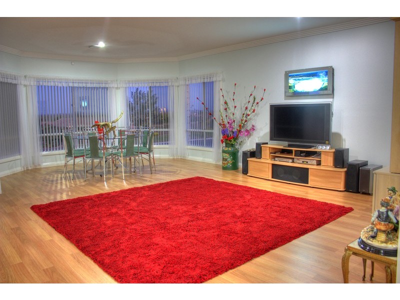 10 Franklin Drive, Estella NSW 2650
