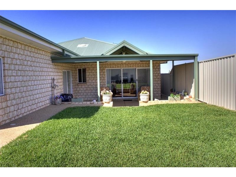 10 Franklin Drive, Estella NSW 2650