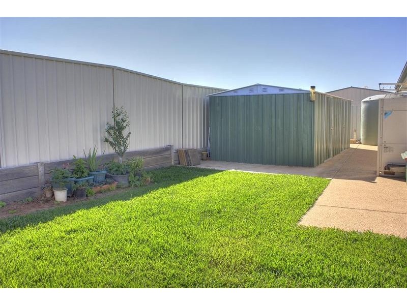 10 Franklin Drive, Estella NSW 2650