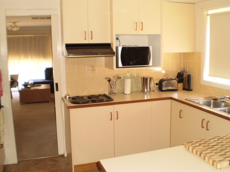 60 Dalman Parkway, Glenfield Park NSW 2650