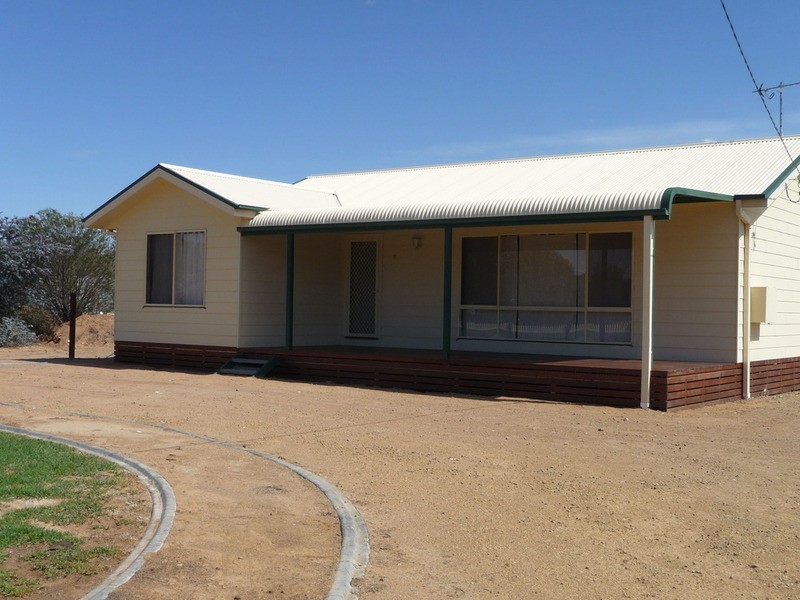 8 Bull Street, Currawarna NSW 2650