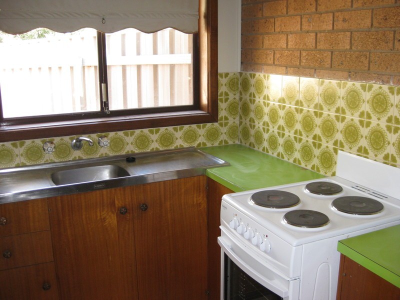 1/18 Magnolia Parade, Lake Albert NSW 2650