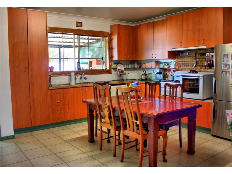 111 Mirool Street, Coolamon NSW 2701