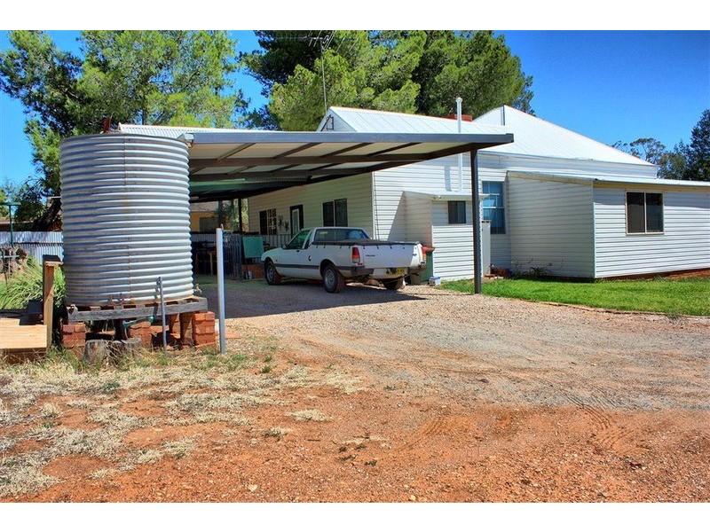 111 Mirool Street, Coolamon NSW 2701