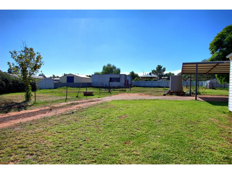 111 Mirool Street, Coolamon NSW 2701
