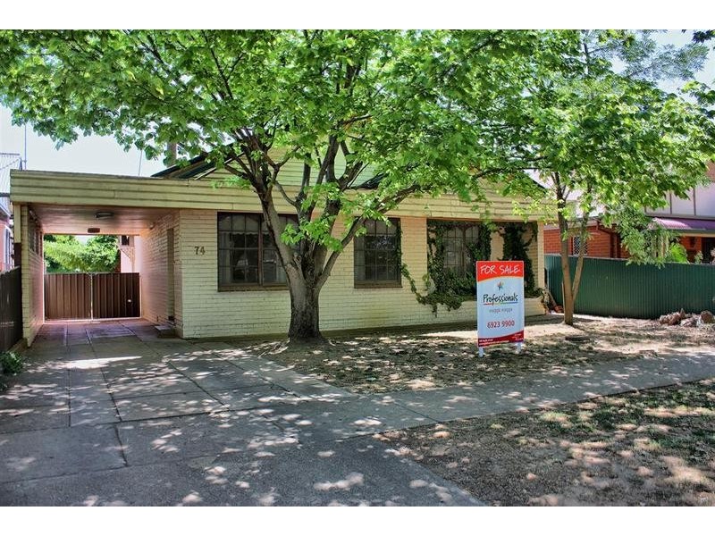 74 Thorne Street, Wagga Wagga NSW 2650
