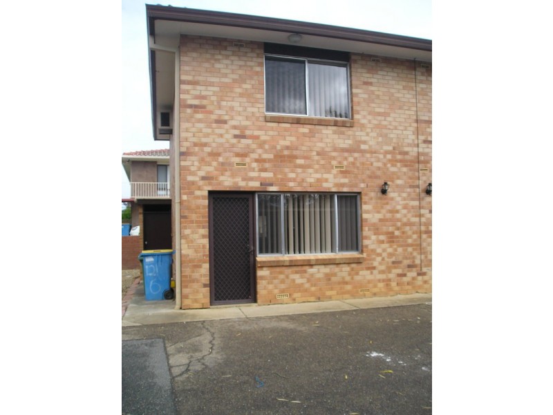 6/121 Lake Albert Road, Kooringal NSW 2650