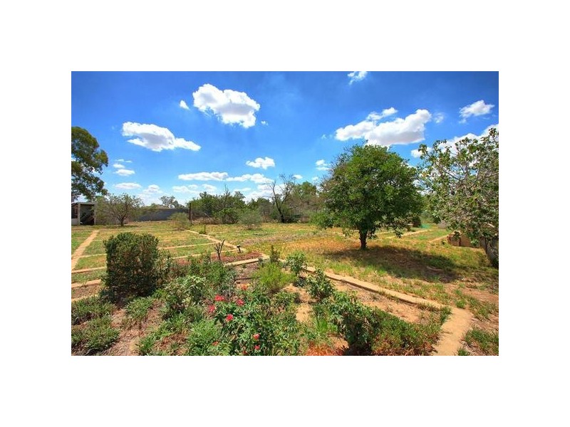 2 Pioneer Avenue, Wagga Wagga NSW 2650