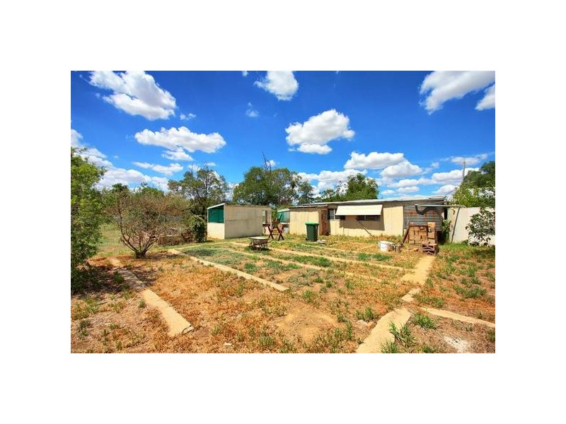 2 Pioneer Avenue, Wagga Wagga NSW 2650