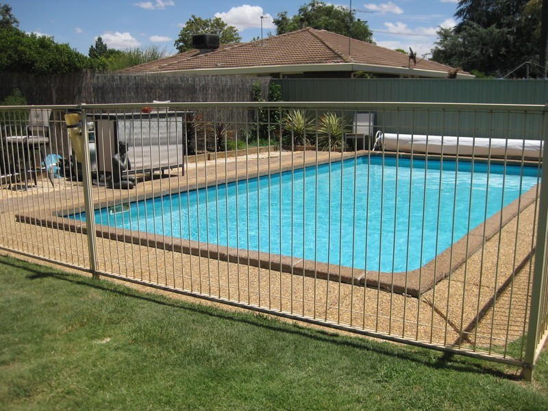 6 Nandina Street, Lake Albert NSW 2650