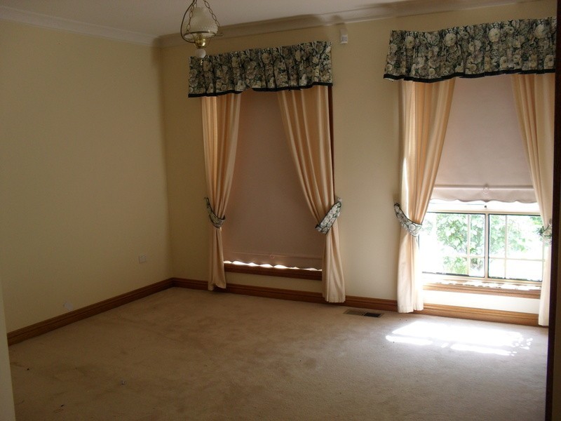 5 Banool Place, Kooringal NSW 2650