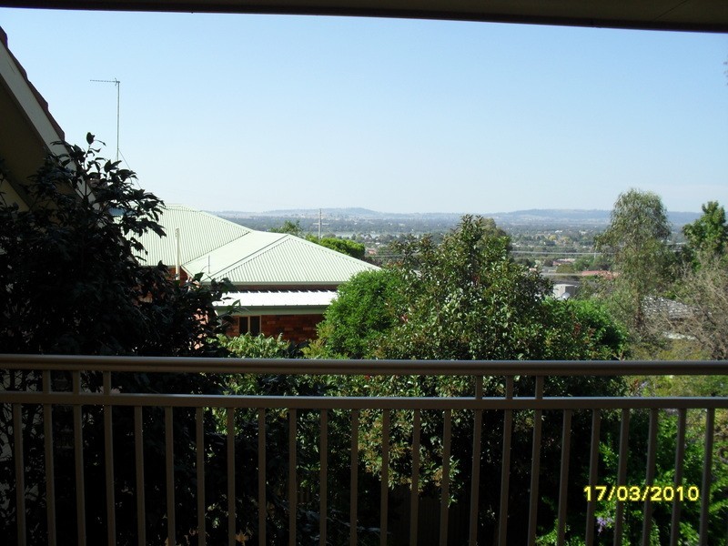 5 Banool Place, Kooringal NSW 2650