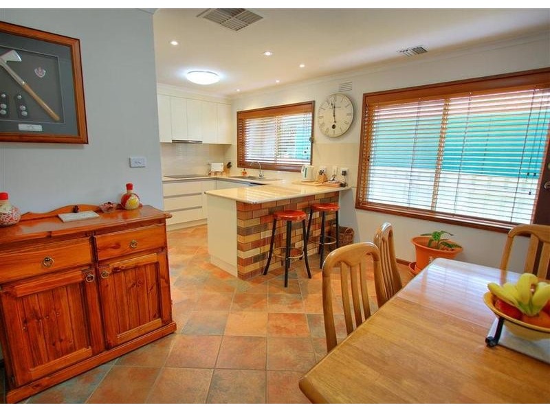 8 Carmody Street, Kooringal NSW 2650