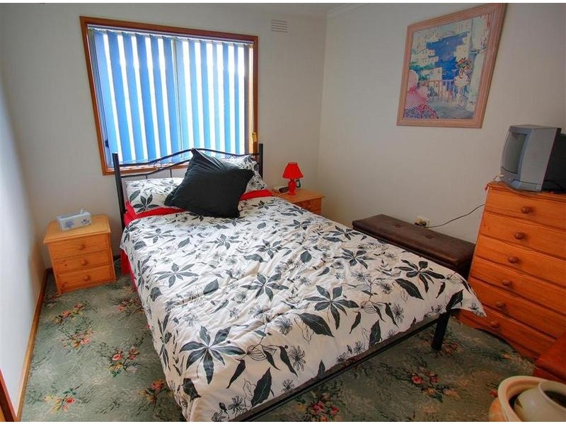 8 Carmody Street, Kooringal NSW 2650