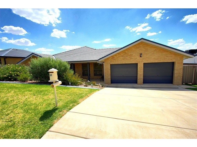57 Yarrawah Crescent, Bourkelands NSW 2650